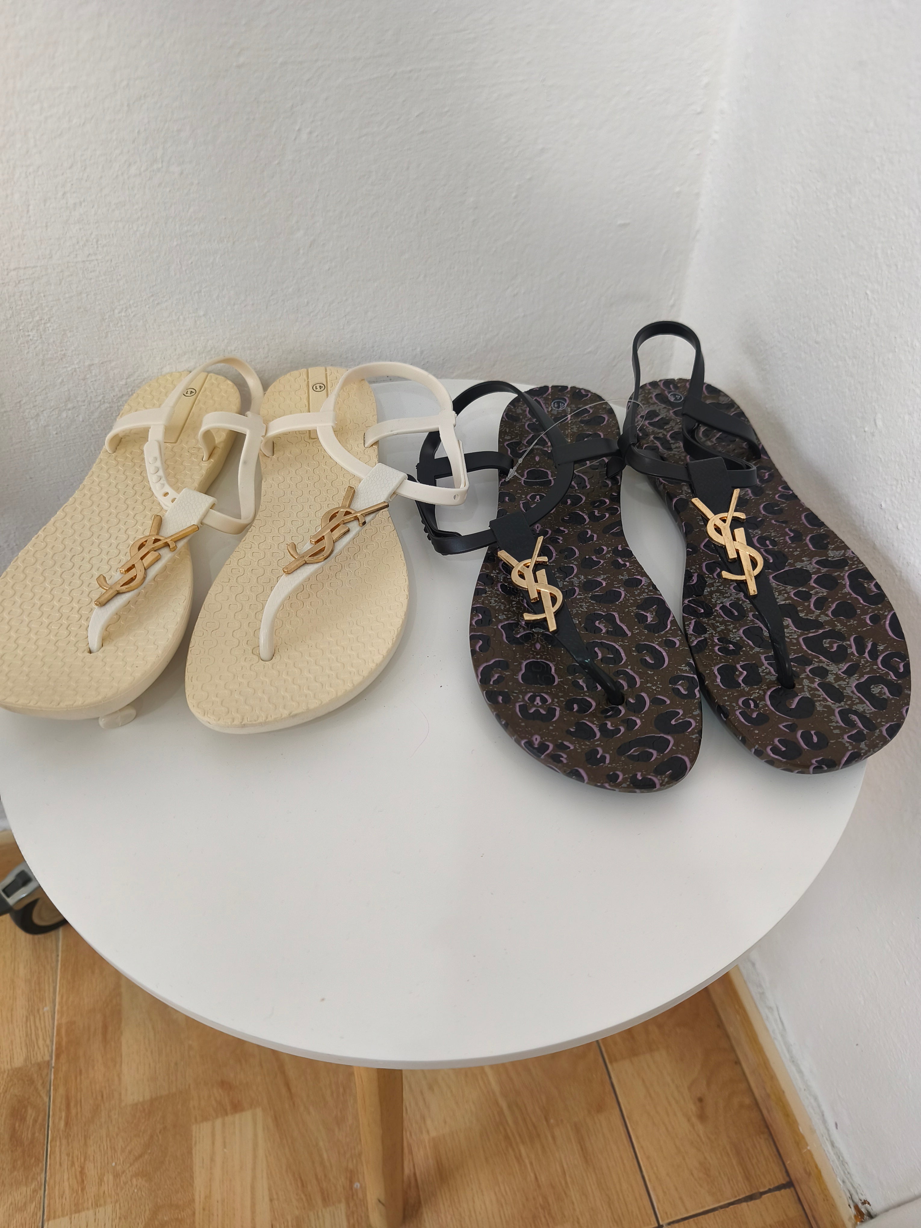 Sandalias YSL