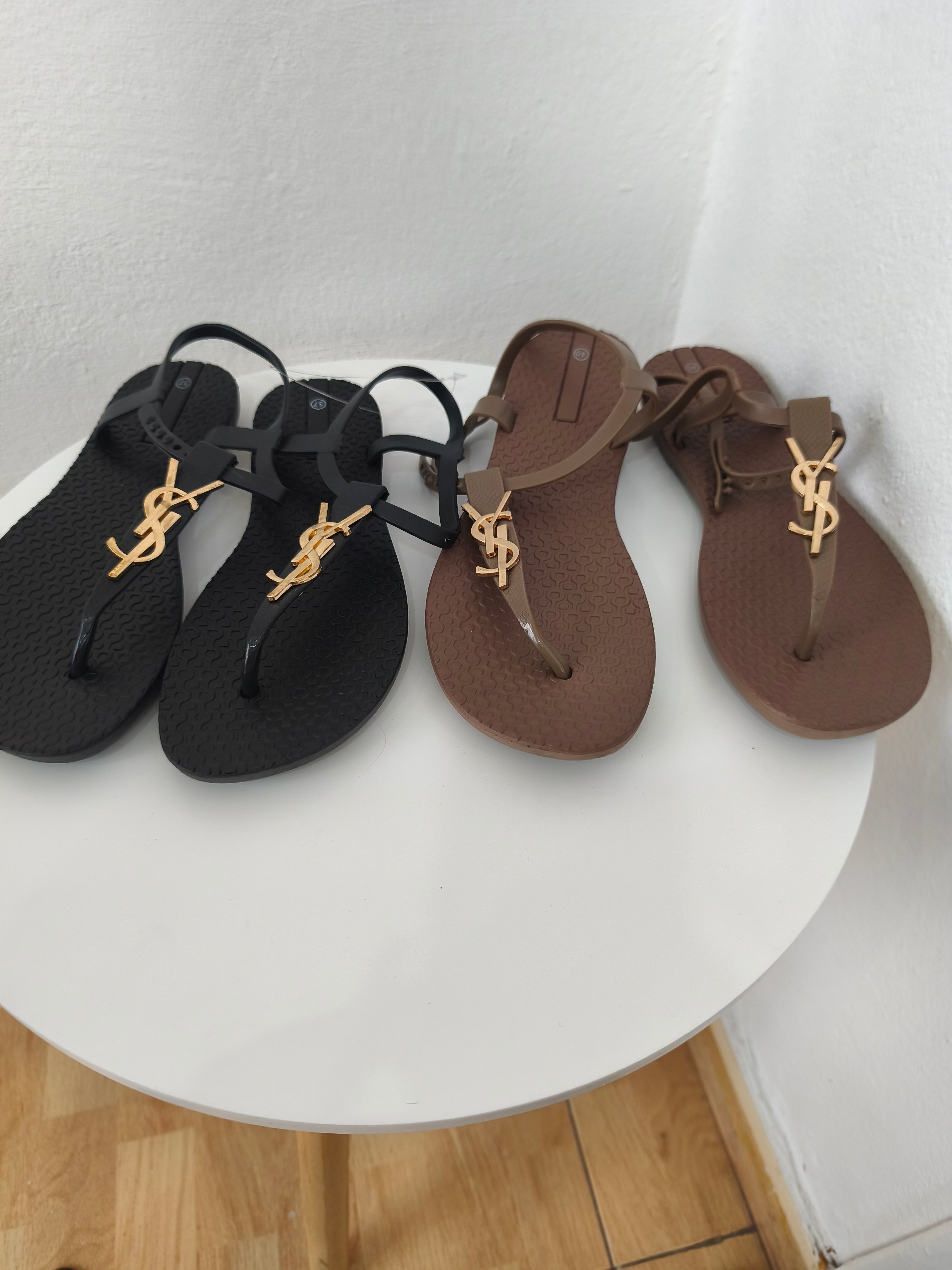 Sandalias YSL